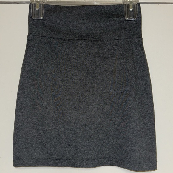 I Love H81 / Forever 21 Gray High-Waisted Mini Skirt Size S - Picture 3 of 6